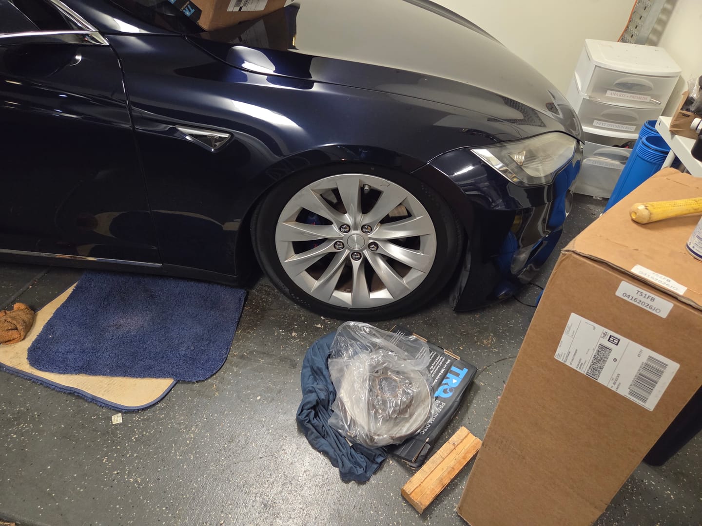 Customer photo review of 2012-2016 Tesla Model S RWD 85kWHr Battery ONLY 4 Wheel Air Suspension Conversion/Delete Kit (TS14F)
