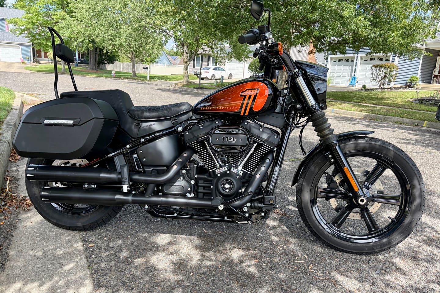 Customer photo review of 32L - Darkin Large Quick Mount Leather Wrapped Hard Saddlebags for Harley Softail Street Bob FXBB/S