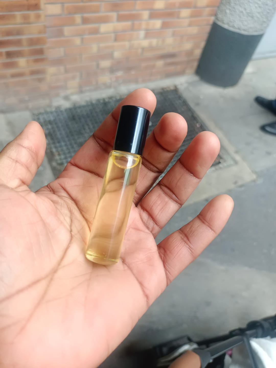 Customer photo review of KM.04 – Perfume Oil Unisex | Inspired by Arabian Oud Kashmir Musk