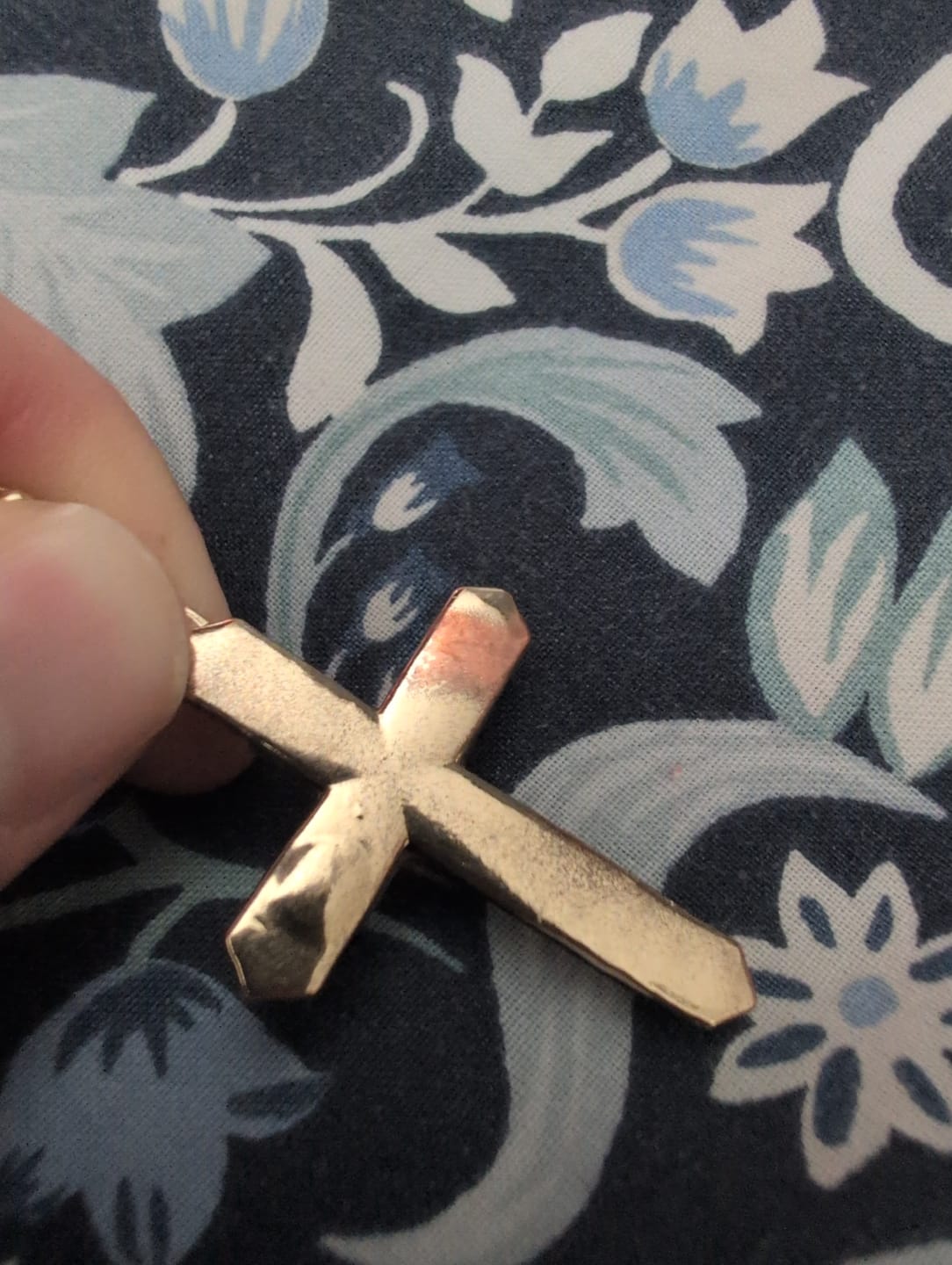 Customer photo review of FREE Today: Multicolor Stainless Steel Inlaid Wooden Cross Pendant Box Chain Necklace
