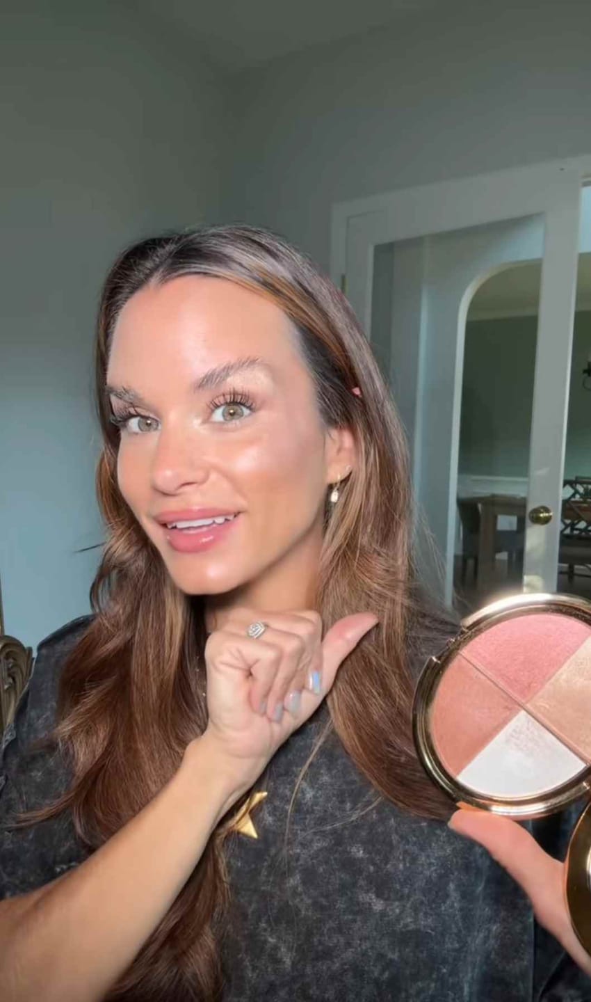 Customer photo review of Glow eye & cheek palette