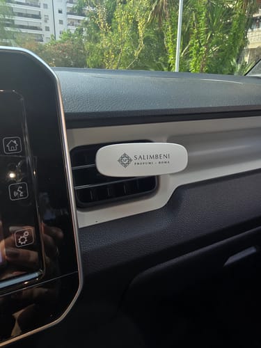 Customer photo review of Profumatore per auto bianco - Antichi Legni Salimbeni