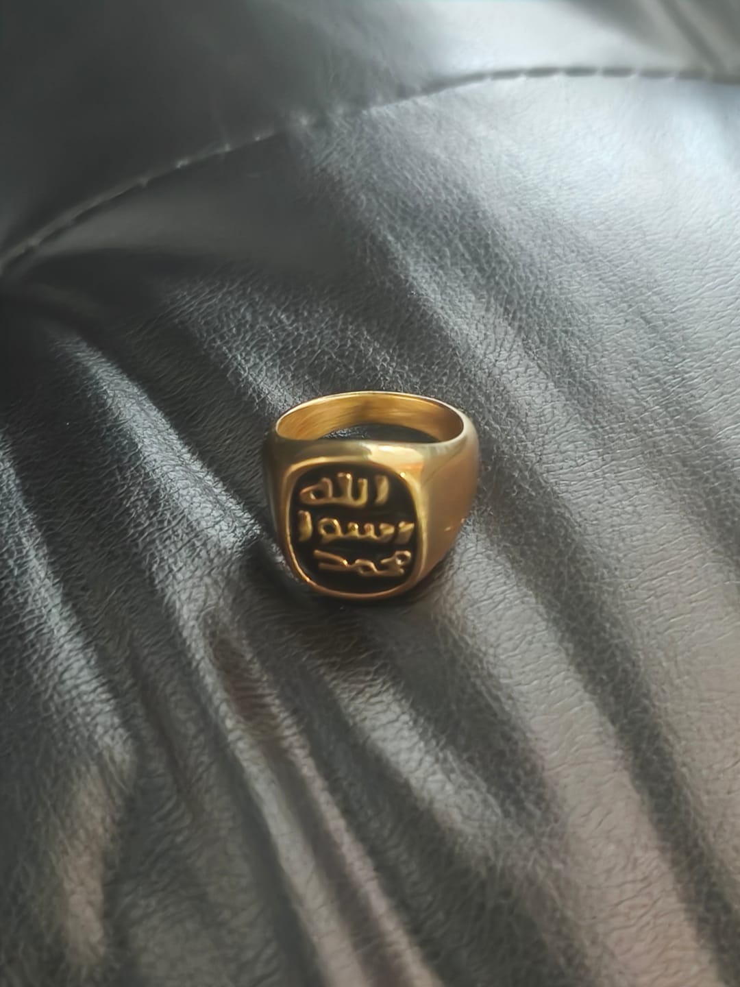 Customer photo review of HilalHaven Bound Oath Seal of the Prophet Oval Enamel Signet Ring