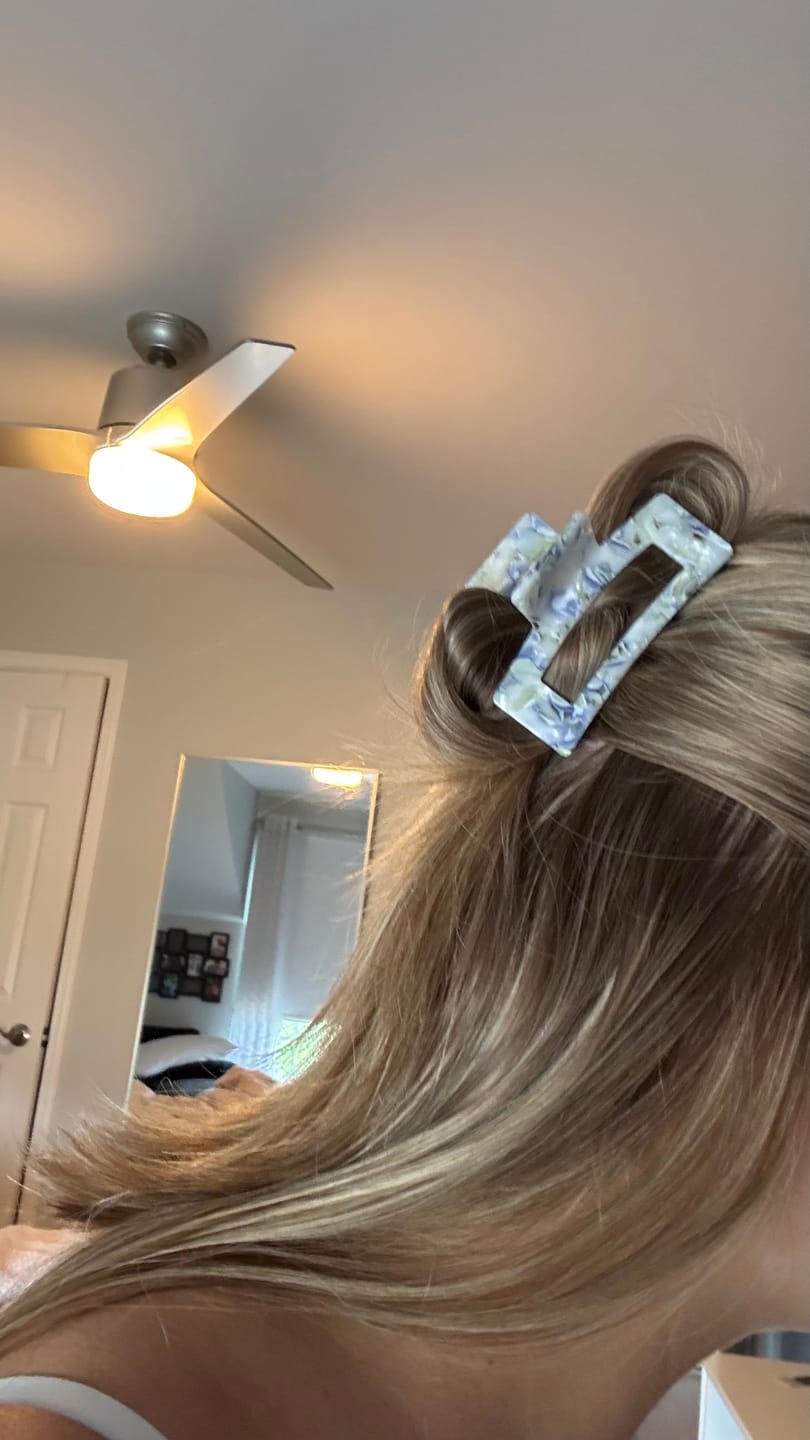 Customer photo review of Small claw clips - Sunkissed Collection