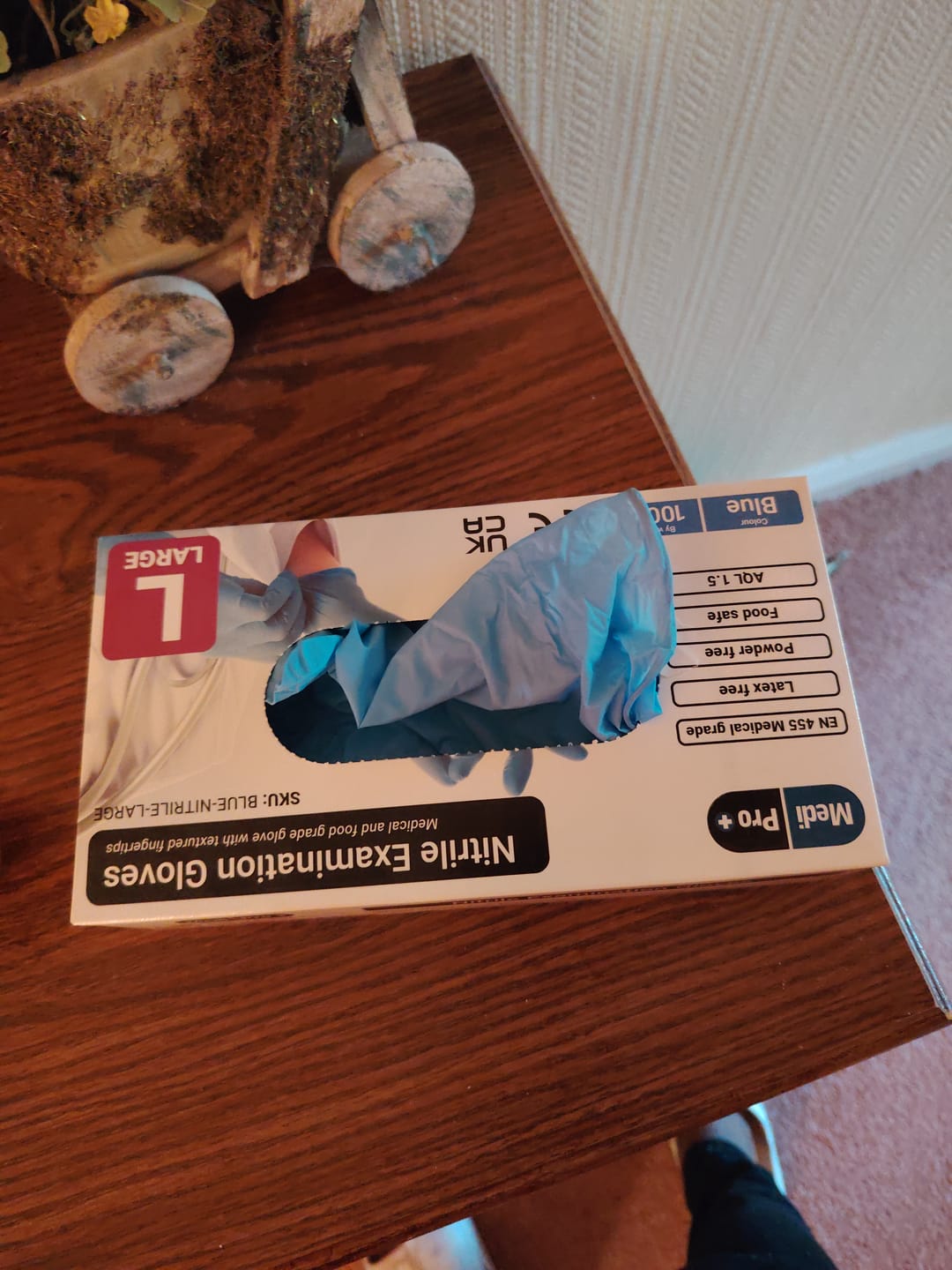 Customer photo review of Blue Nitrile Gloves Medical Grade Cat III PPE Medium x 100