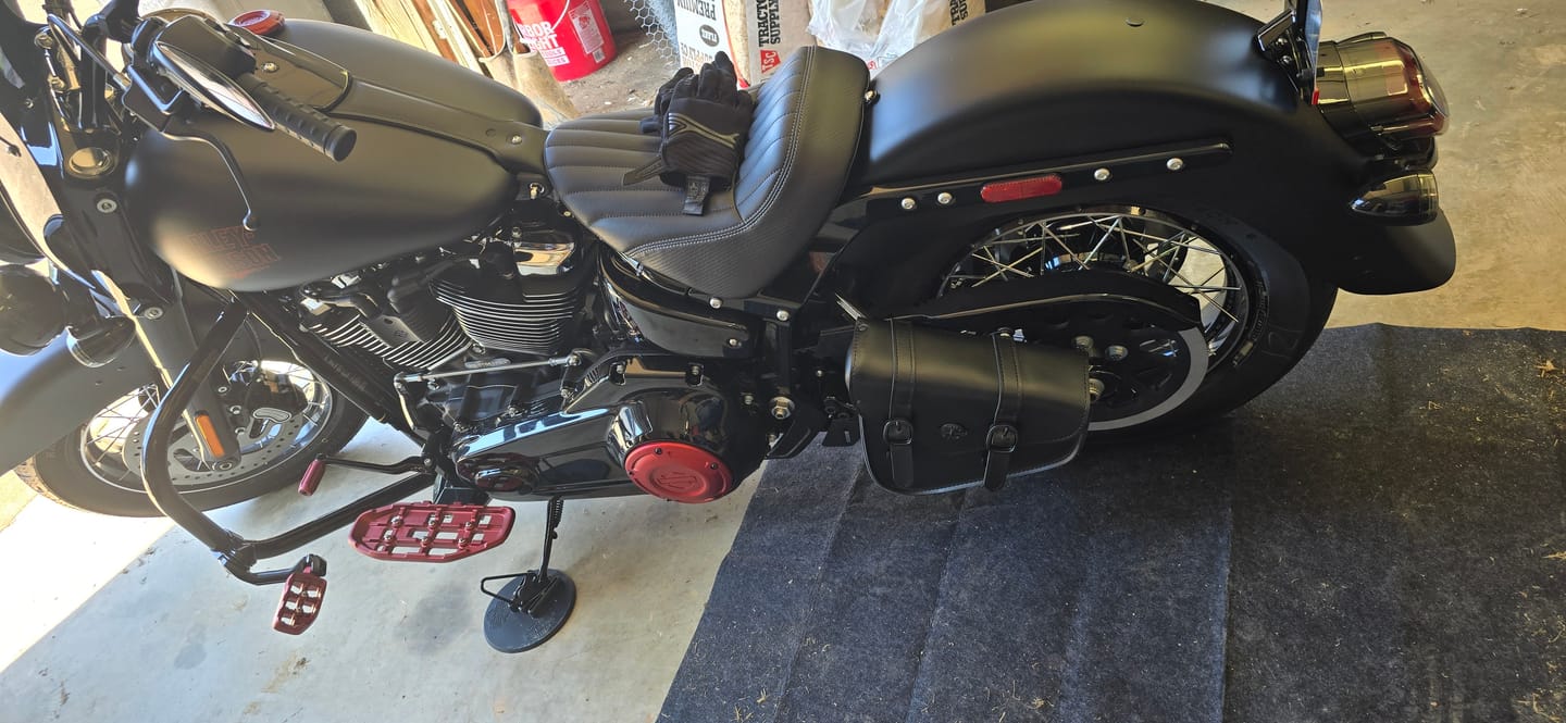 Customer photo review of 3L - Dark Age Plain Leather Motorcycle Swing arm Bag For Harley Softail