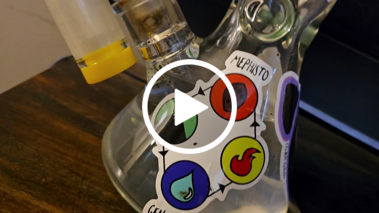 Customer video review of CLASSIC SILICONE RECLAIM CATCHER