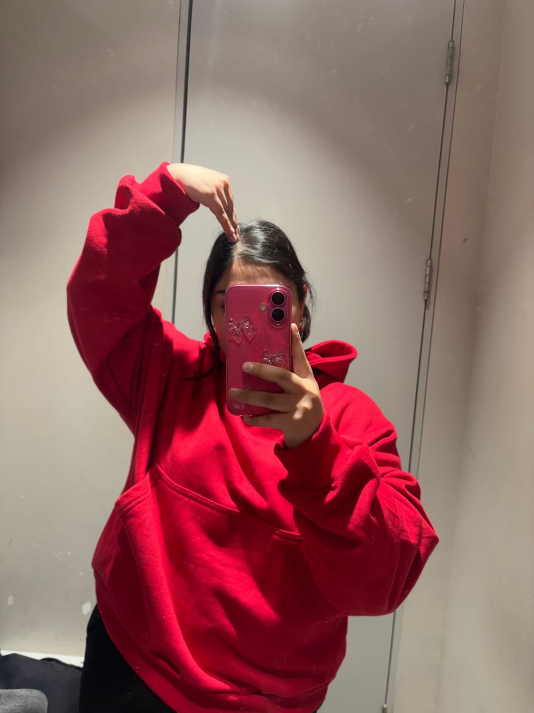 Customer photo review of POLERÓN HOODIE ROJO - OVERSIZE CON GORRO LOGO Y ESPALDA BORDADO