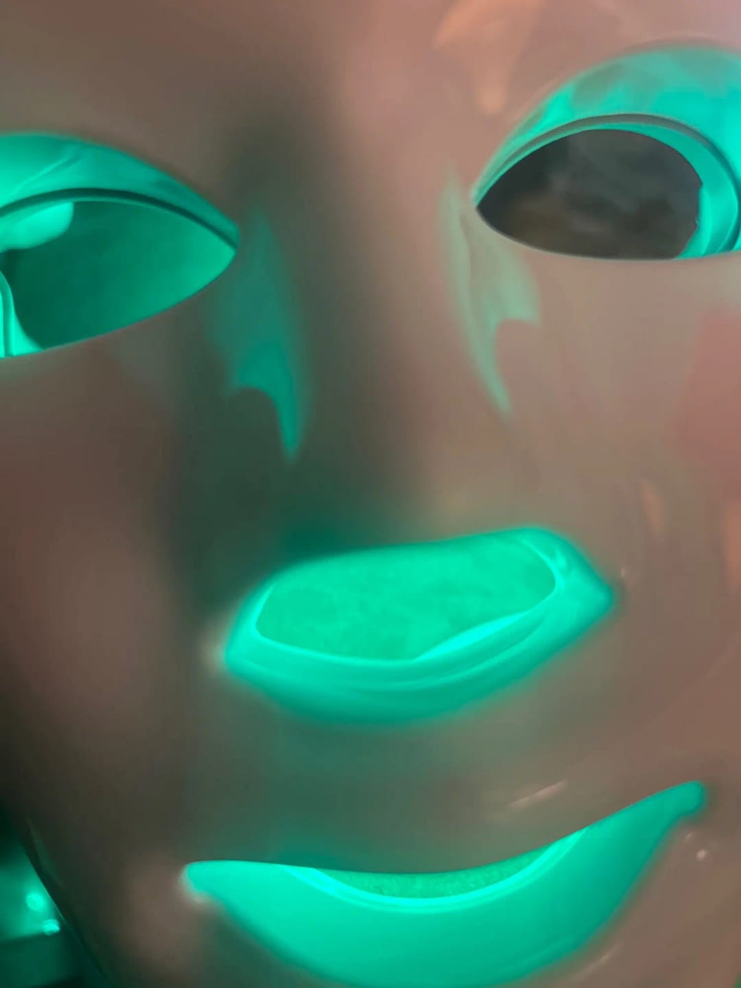 Customer photo review of Red Light Mask – LED Red Light Therapy Face Mask for Skin