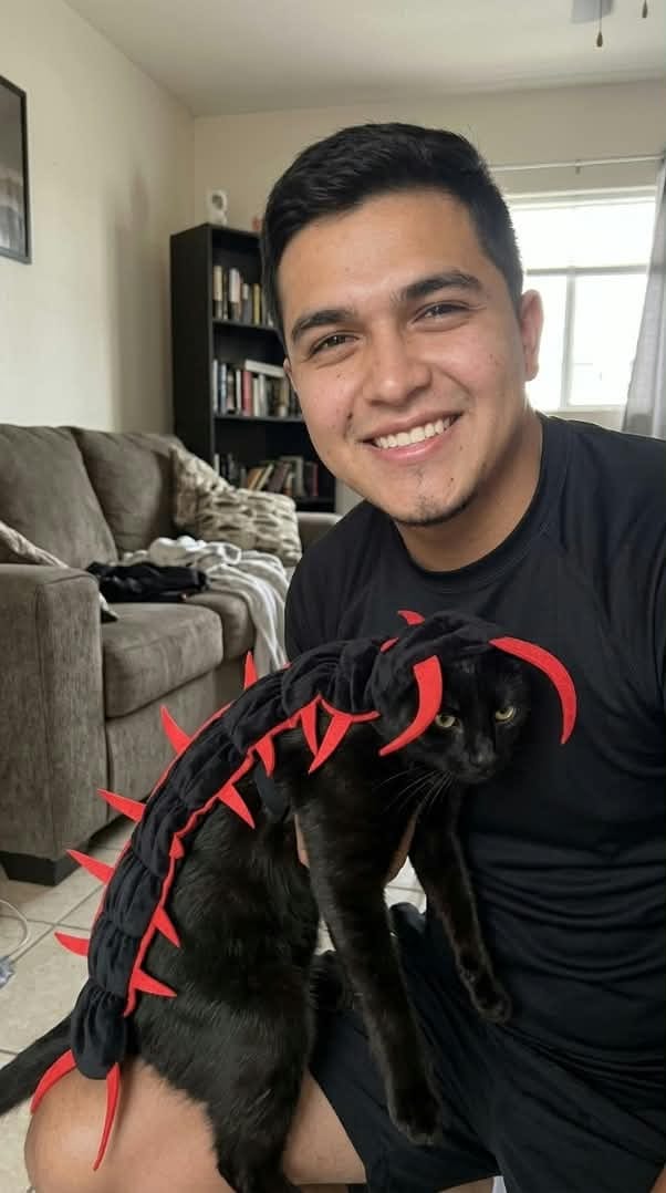 Customer photo review of traje de gato 3D centipeda