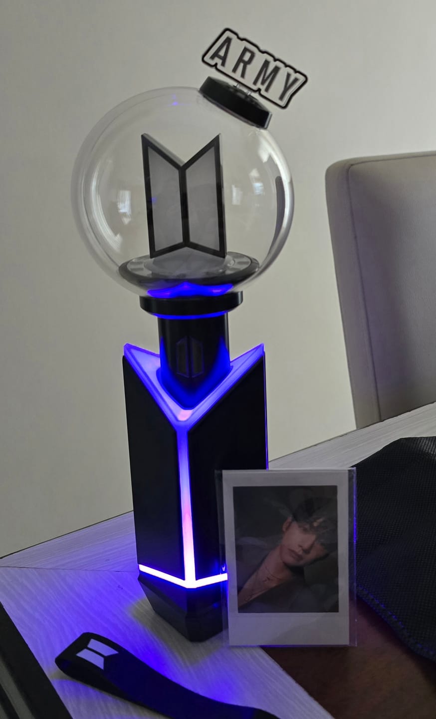 Customer photo review of BTS - OFFICIAL LIGHT STICK VER.4 CRADLE