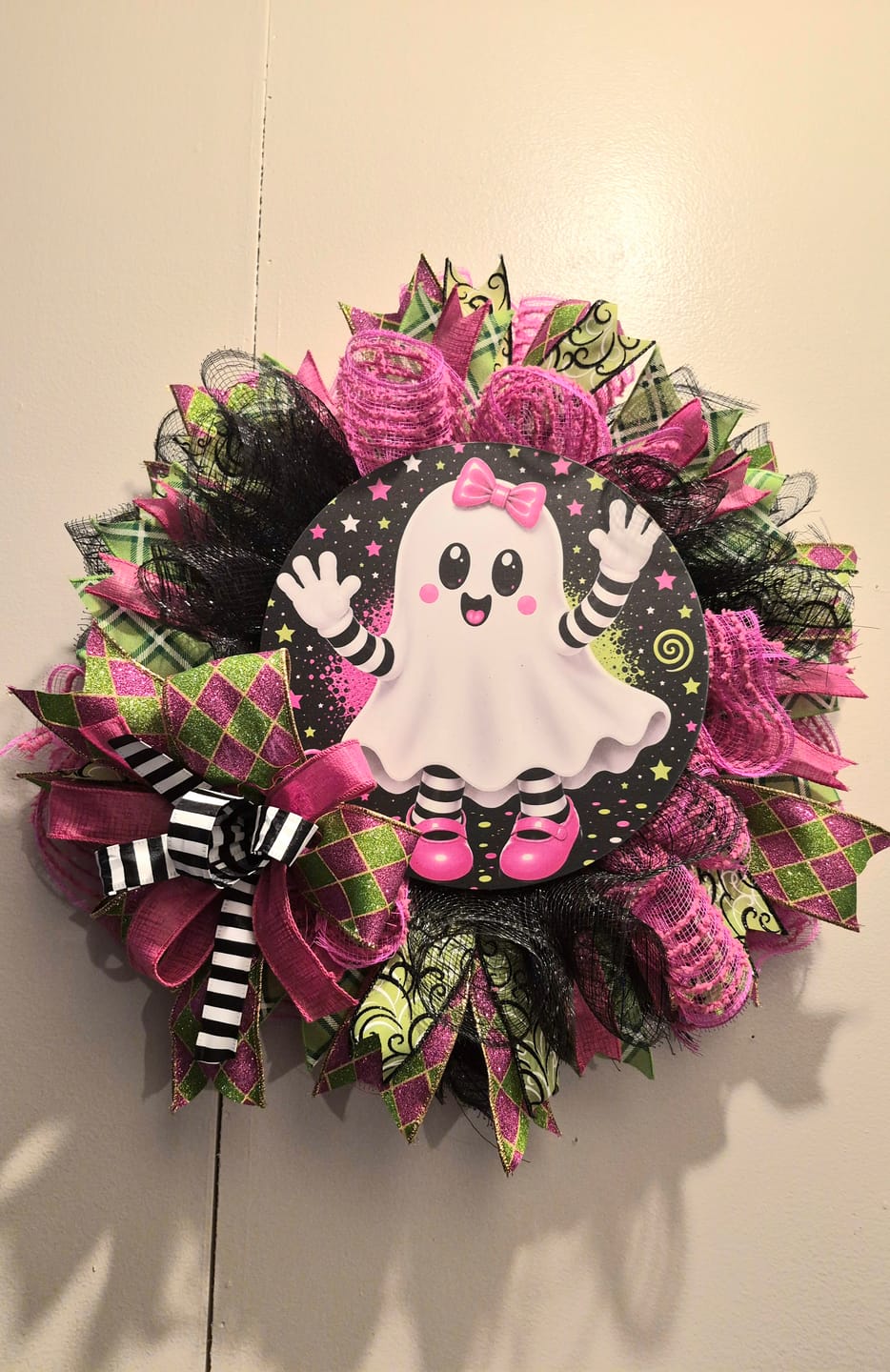 Customer photo review of Ghost Sign, Halloween Sign, DECOE-5549-D, Sign For Wreath, 10" Wood Sign