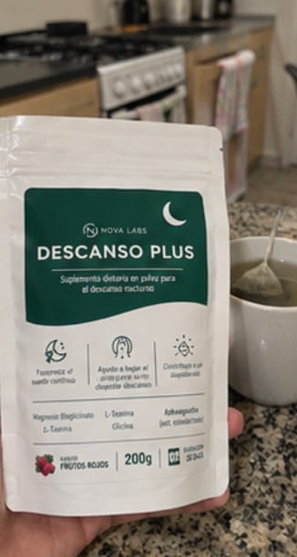 Customer photo review of DESCANSO PLUS — Suplemento natural para dormir toda la noche sin interrupciones.