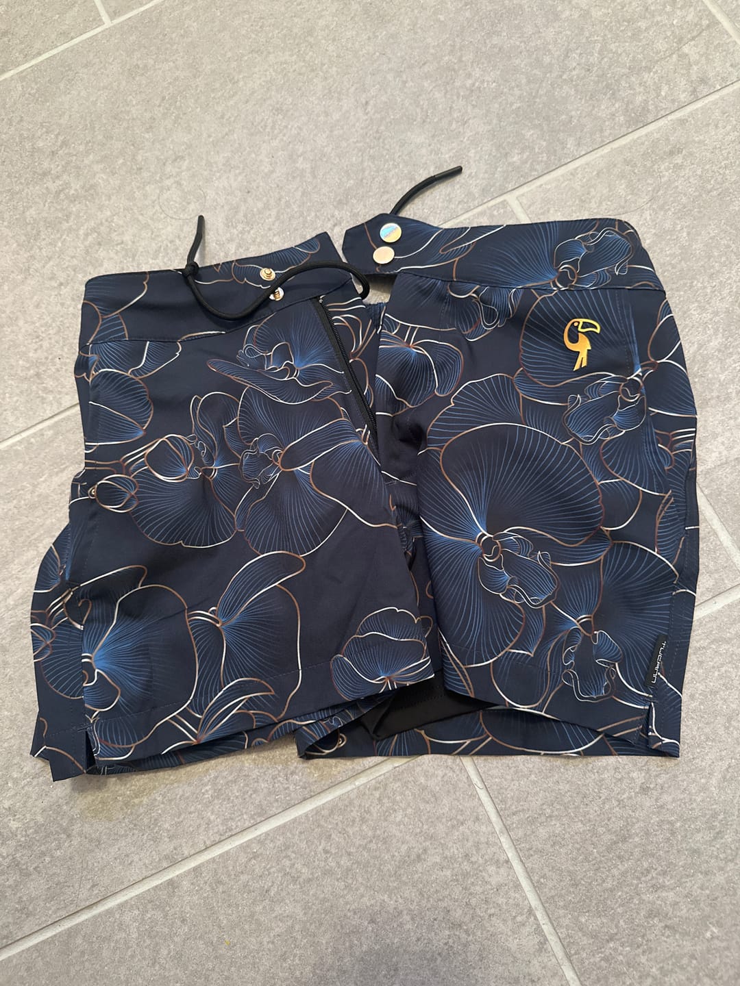 Customer photo review of Luxe Orchid Shorts - Monaco 3"