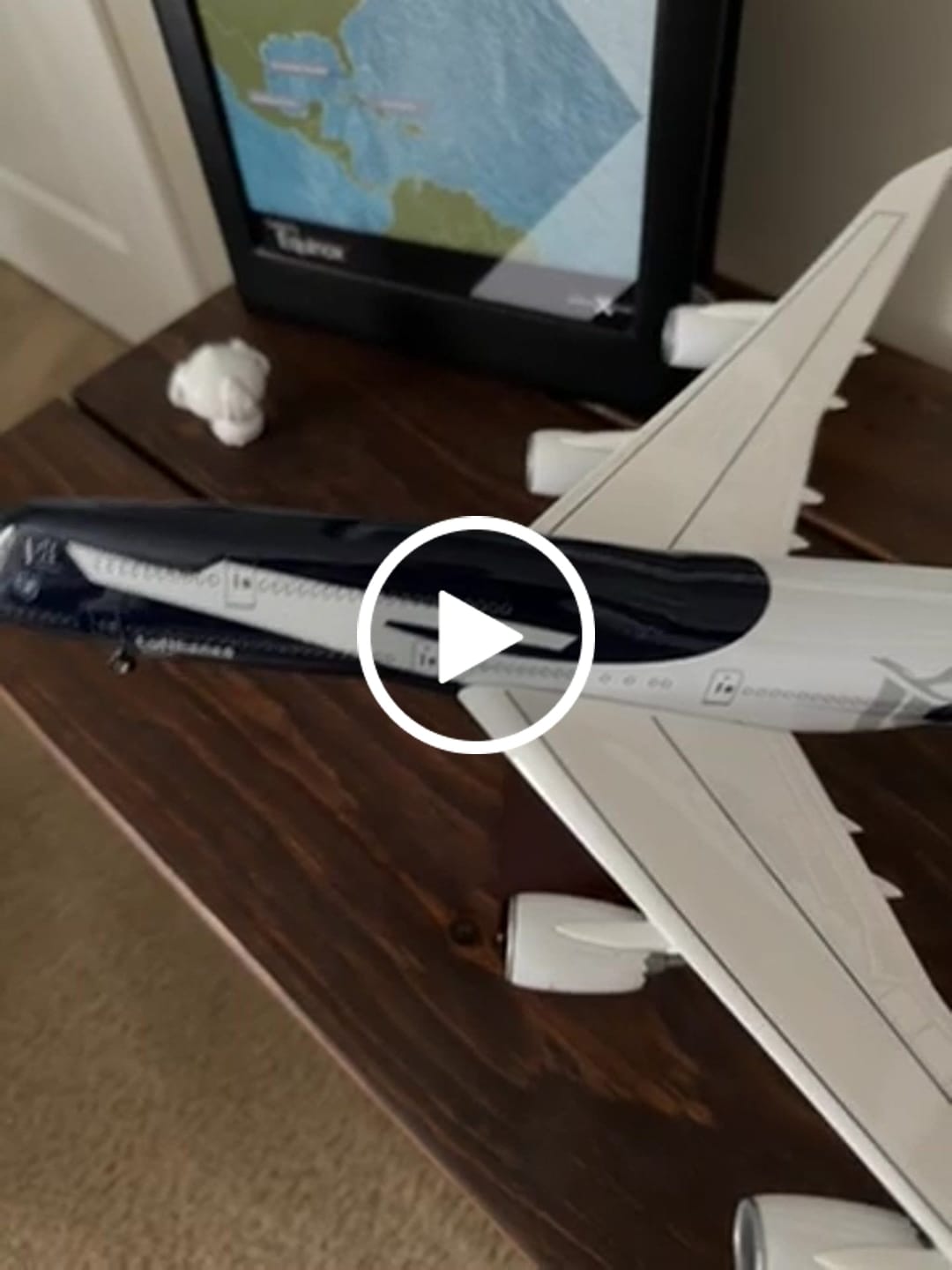 Customer video review of B747 Lufthansa- Scale 1/150 - 47cm - 18.5 in