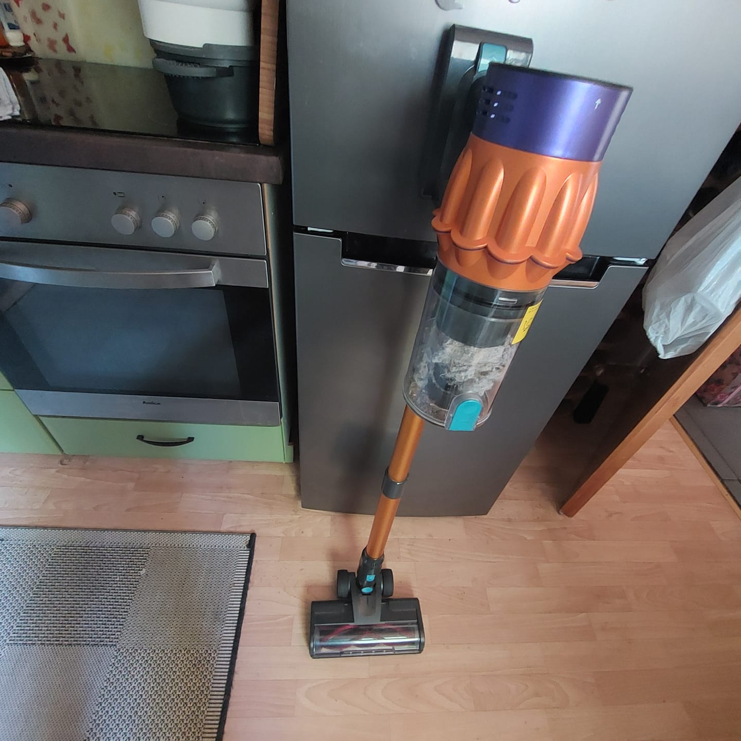 Customer photo review of Dripl UltraVac Akku-Staubsauger