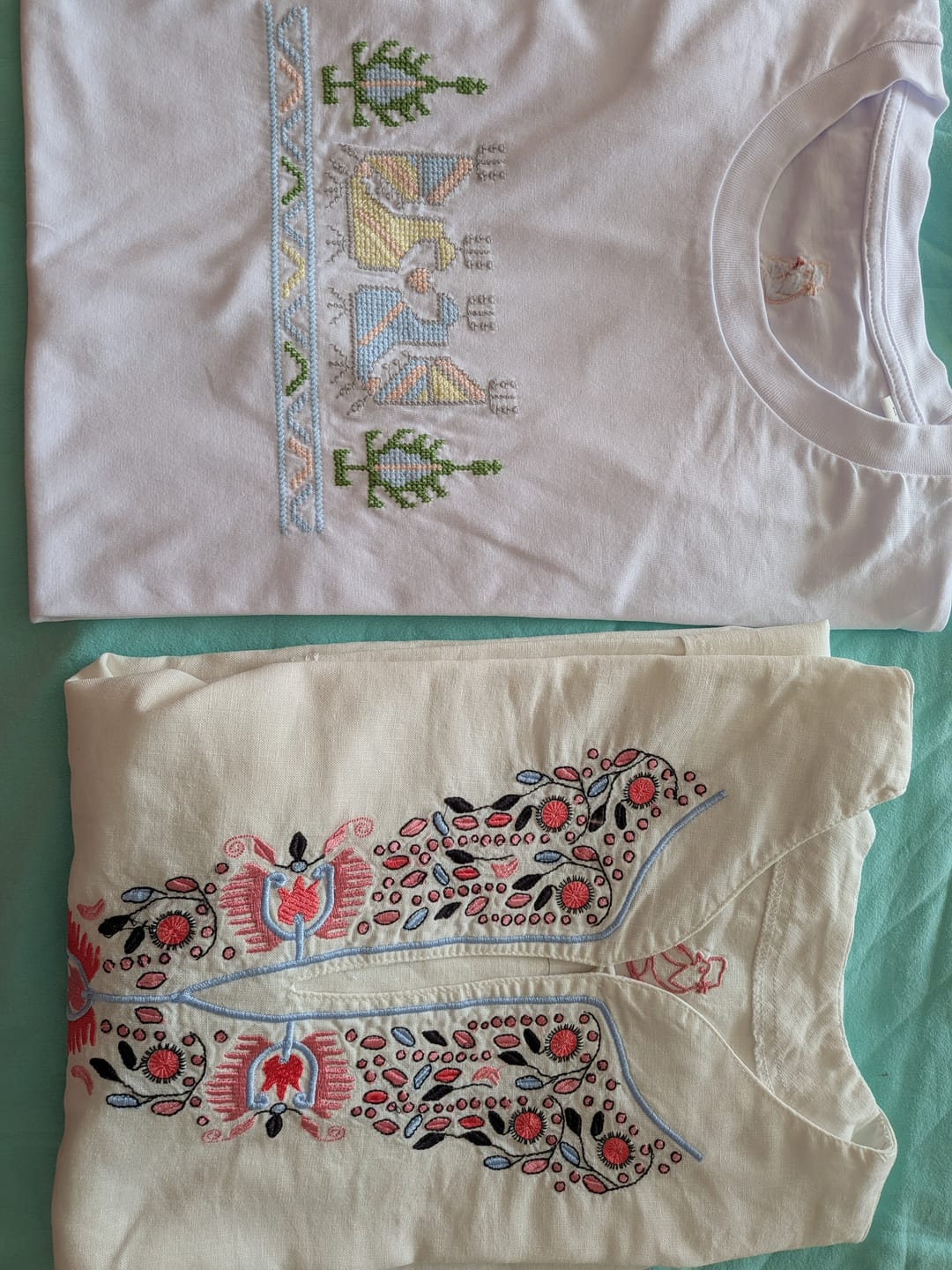 Customer photo review of Мъжка бяла тениска "Петли" LIMITED EDITION
