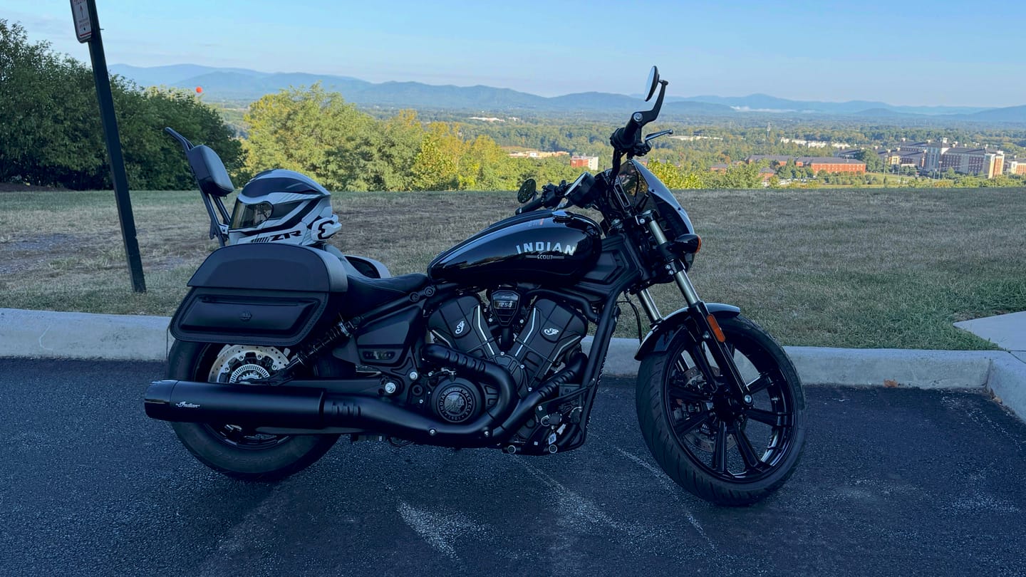 Customer photo review of Viking Iron Born Plain Leather Short Motorcycle Backrest Pad for Indian Foldable Sissy Bar
