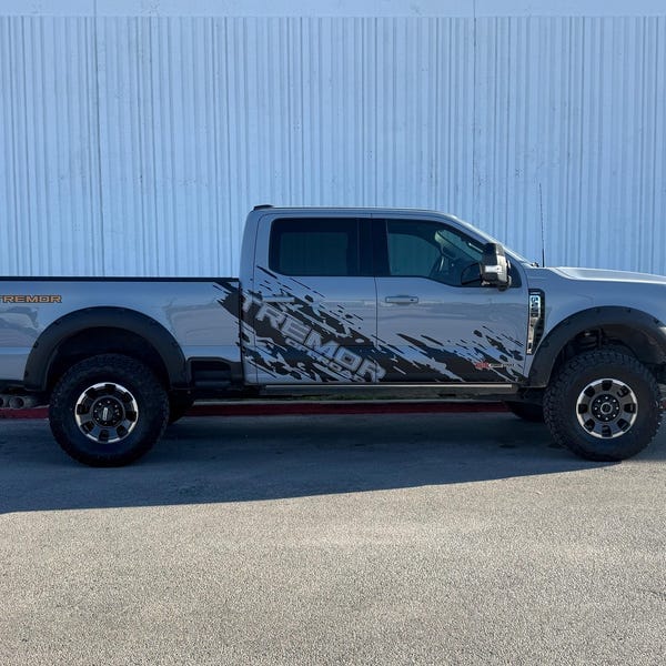 Customer photo review of Tremor Off Road Mud Splash Decal. #6792
