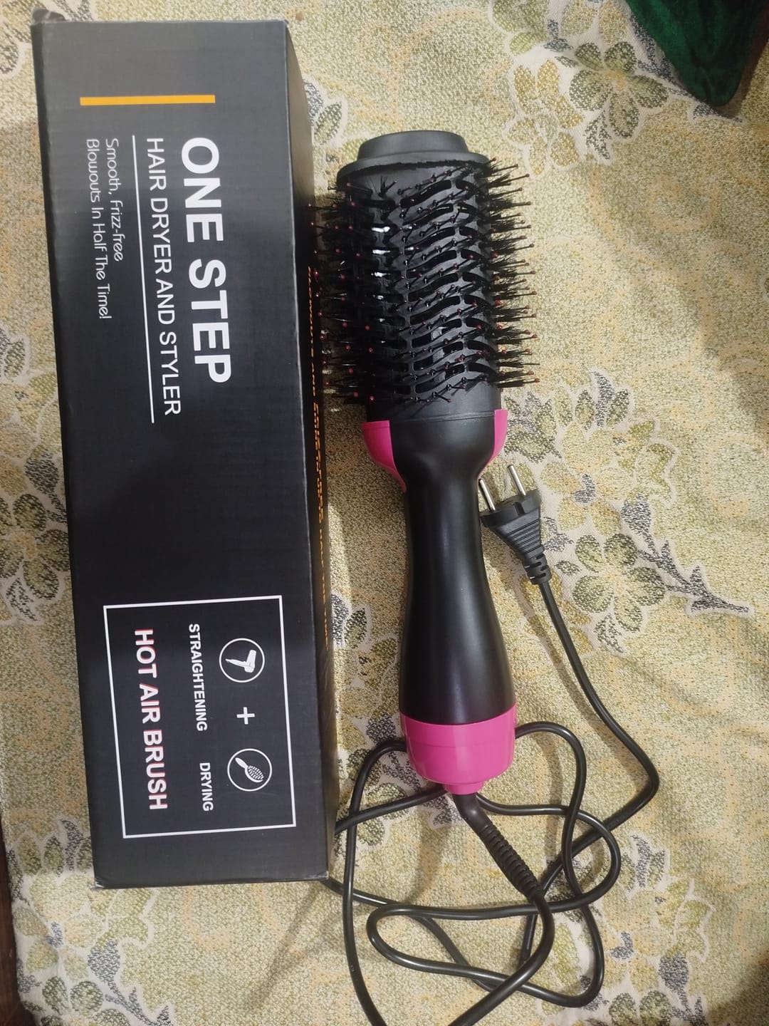 Customer photo review of 3-in-1 Hot Air Brush Hair Dryer & Styler – Volumizer, Straightener & Curler for Women