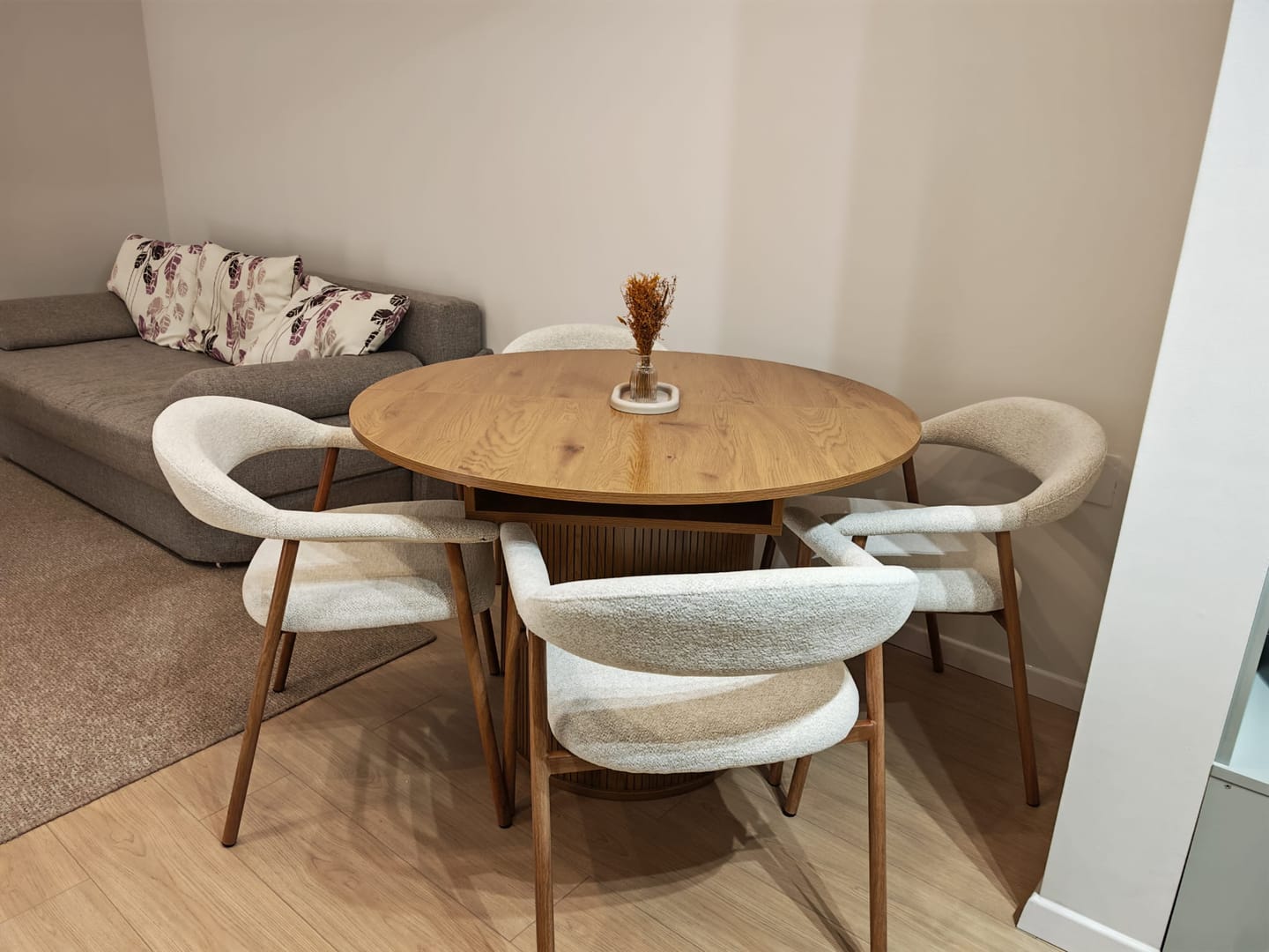 Customer photo review of Scaun LAGOS D, bej deschis/stejar, stofă/metal, 57x47x76 cm