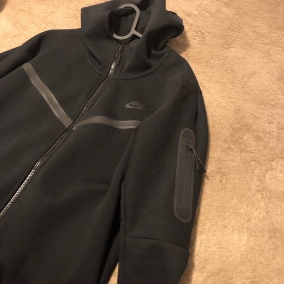 Customer photo review of Tracksuit