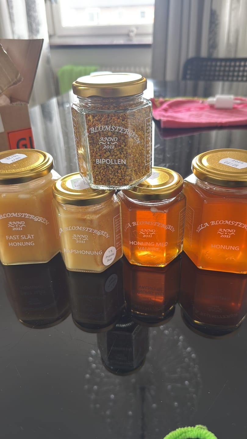 Customer photo review of Vårens Energipaket – 5 burkar honung + honungspinne