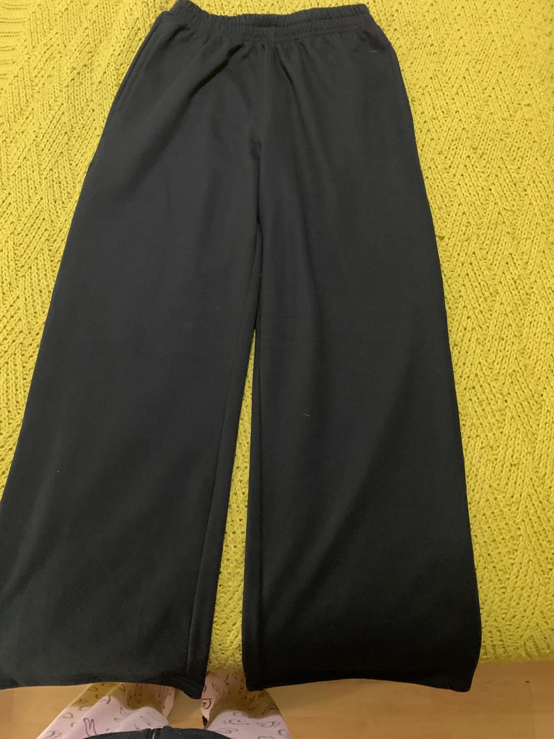 Customer photo review of Pantalón Buzo Palazzo - Negro