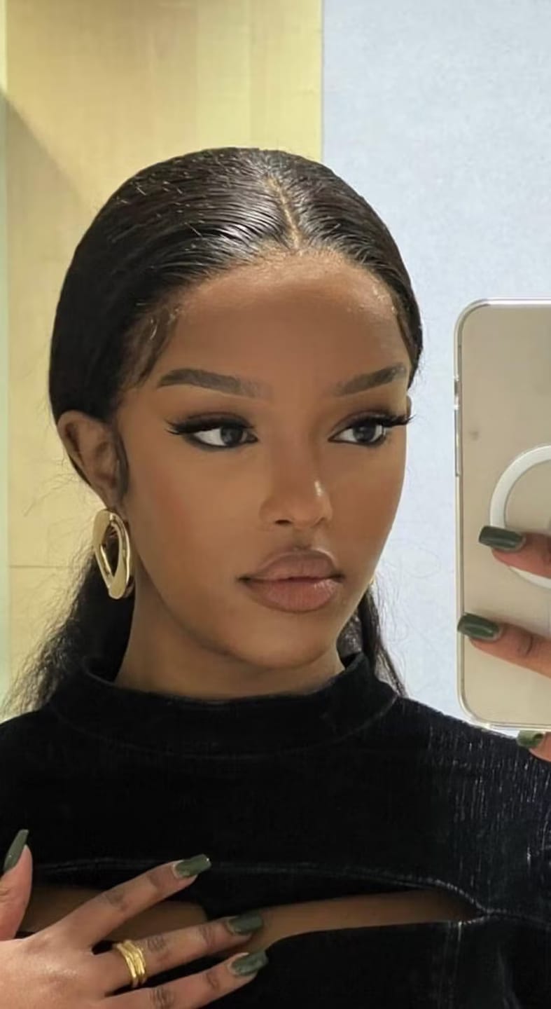 Customer photo review of Glow eye & cheek palette