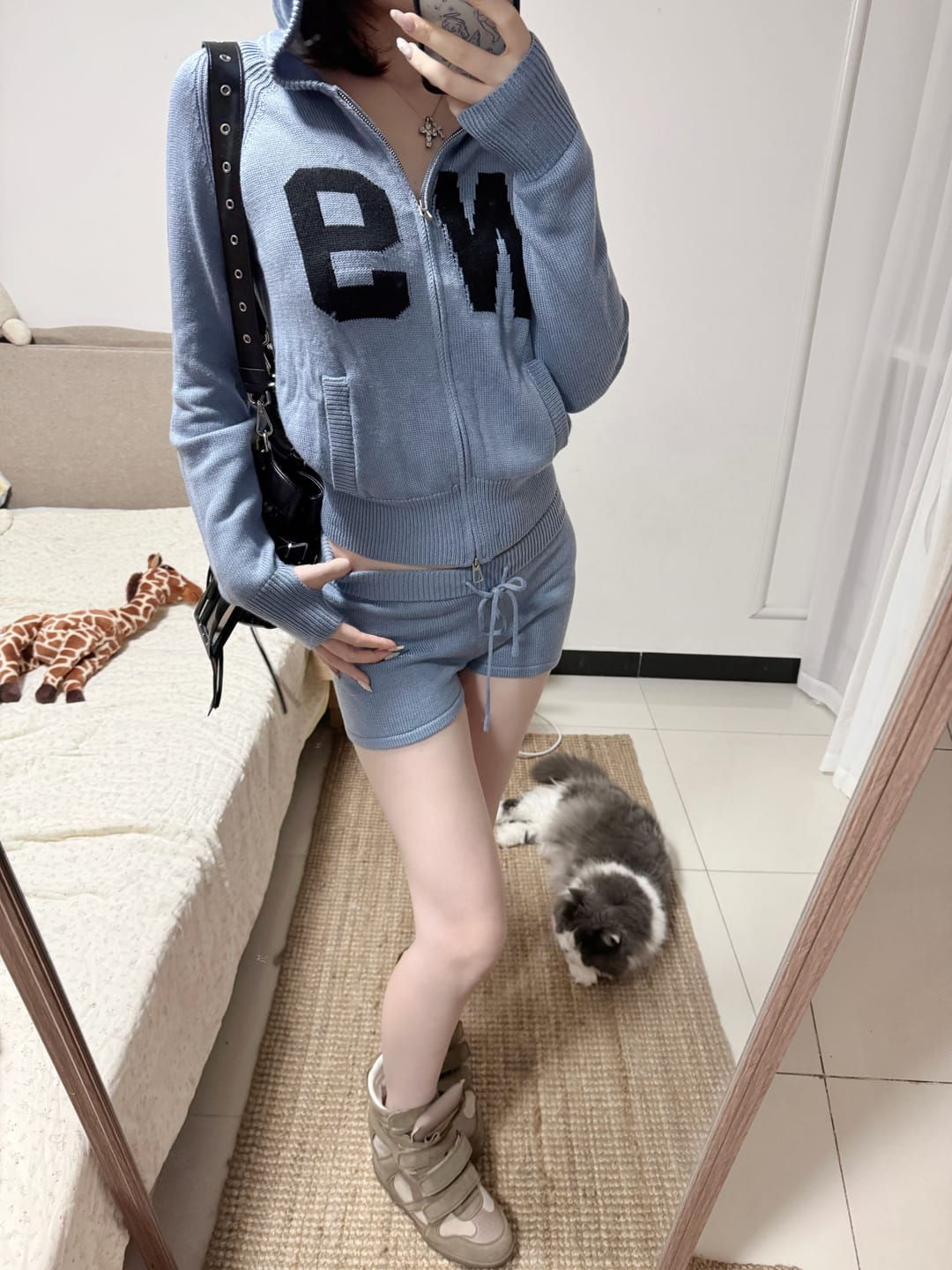 Customer photo review of WARDEN EDGE W9 Intarsia Wool Knit Zip Hoodie & Shorts Set