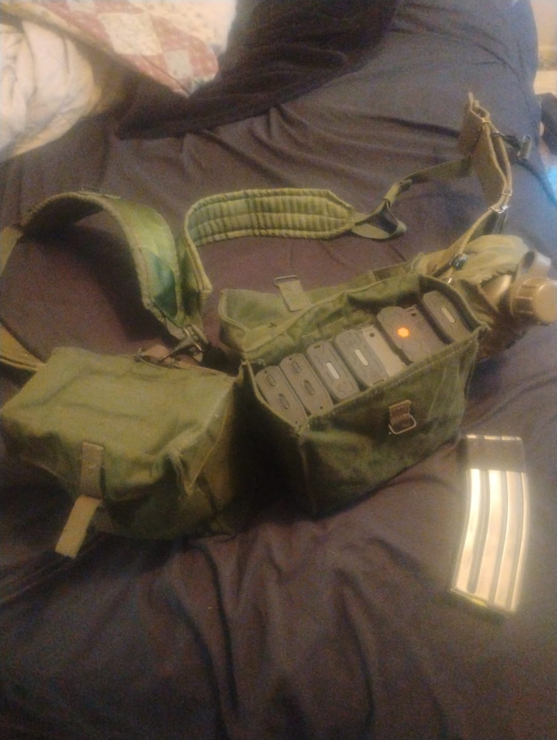Customer photo review of Original British military kidney magazine pouch double ammo bag tactical Olive