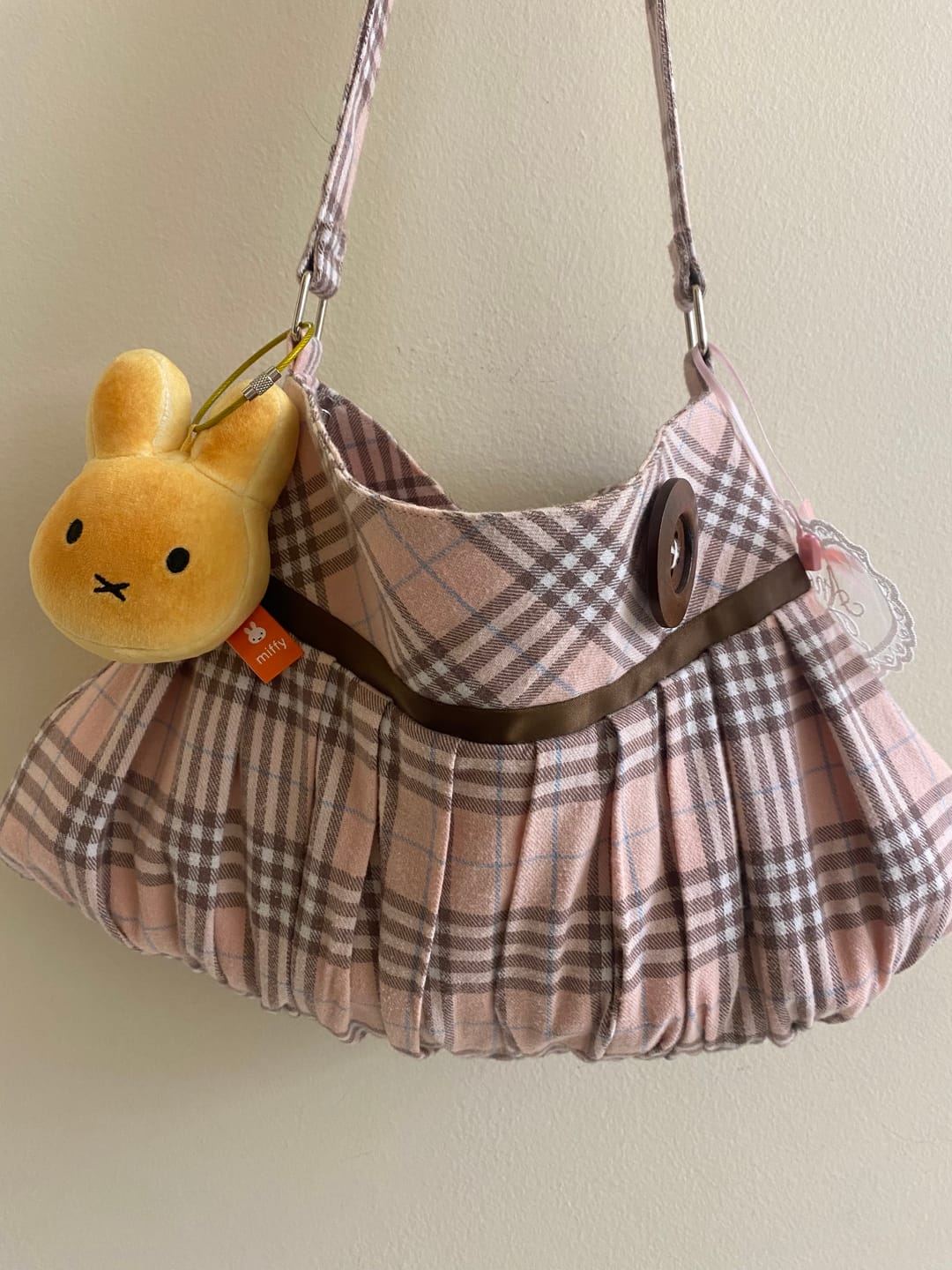 Customer photo review of Girly Plaid Pleated Button Bag (Pink)