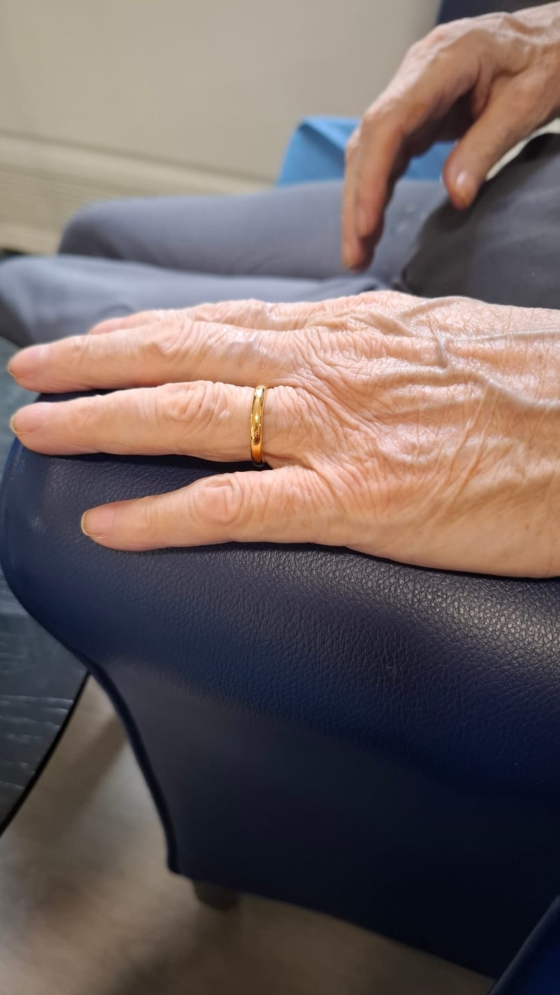Customer photo review of Gold 3mm Wonder Ring