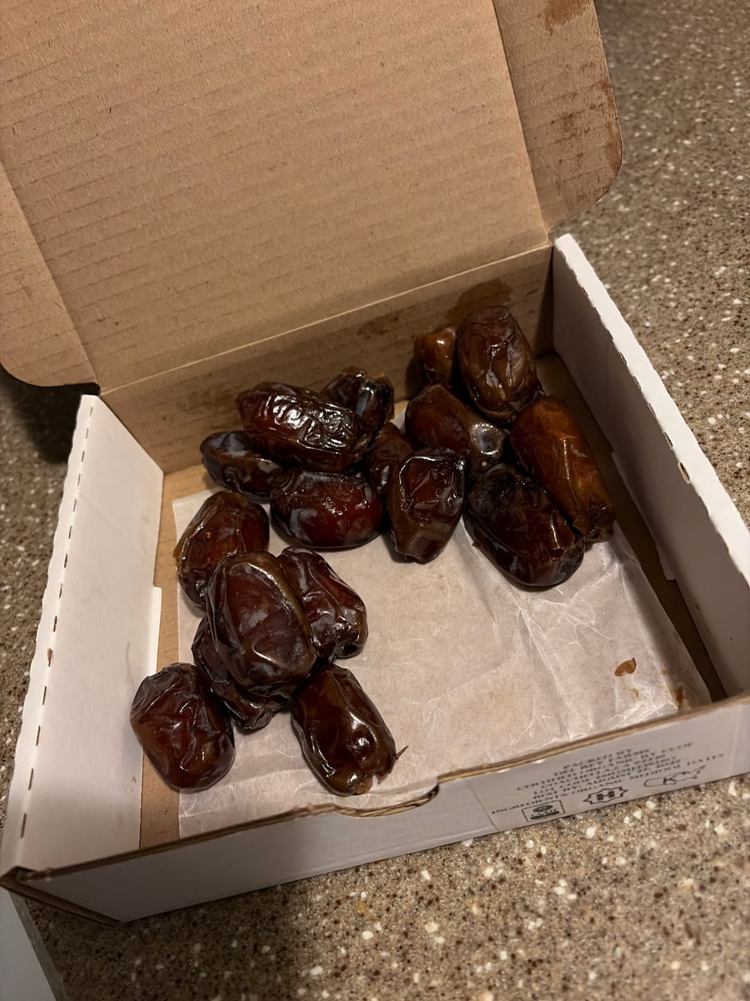Customer photo review of Organic Rutab Medjool Dates Box