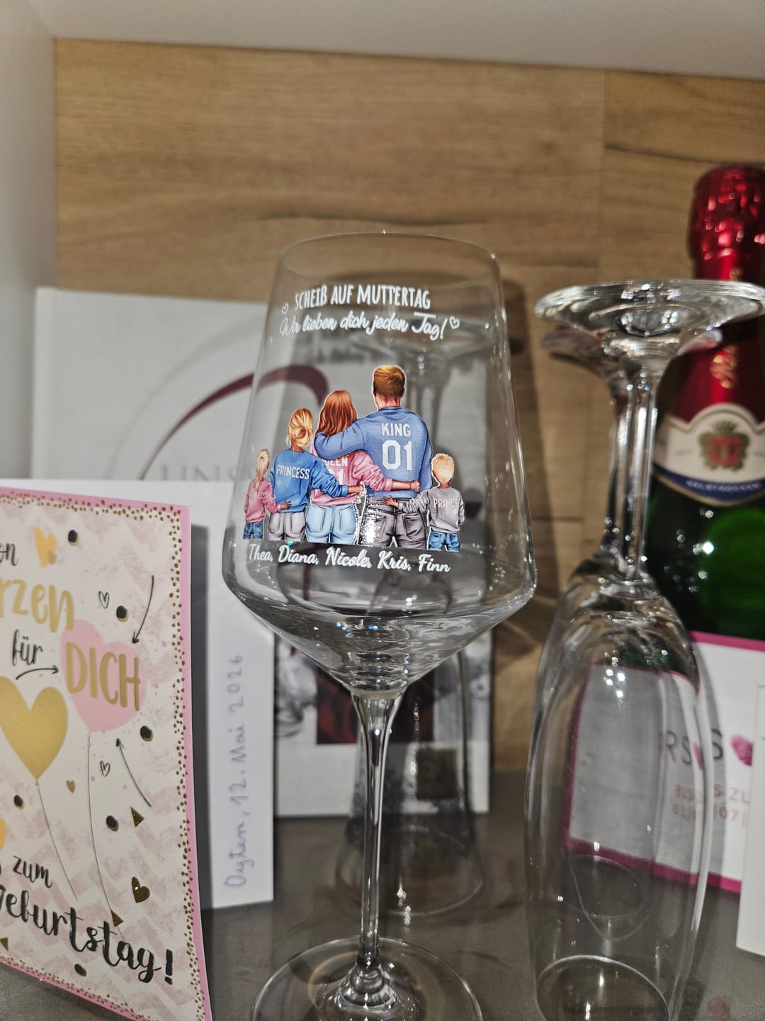 Customer photo review of Jeden Tag – Personalisiertes Weinglas zum Muttertag und Vatertag