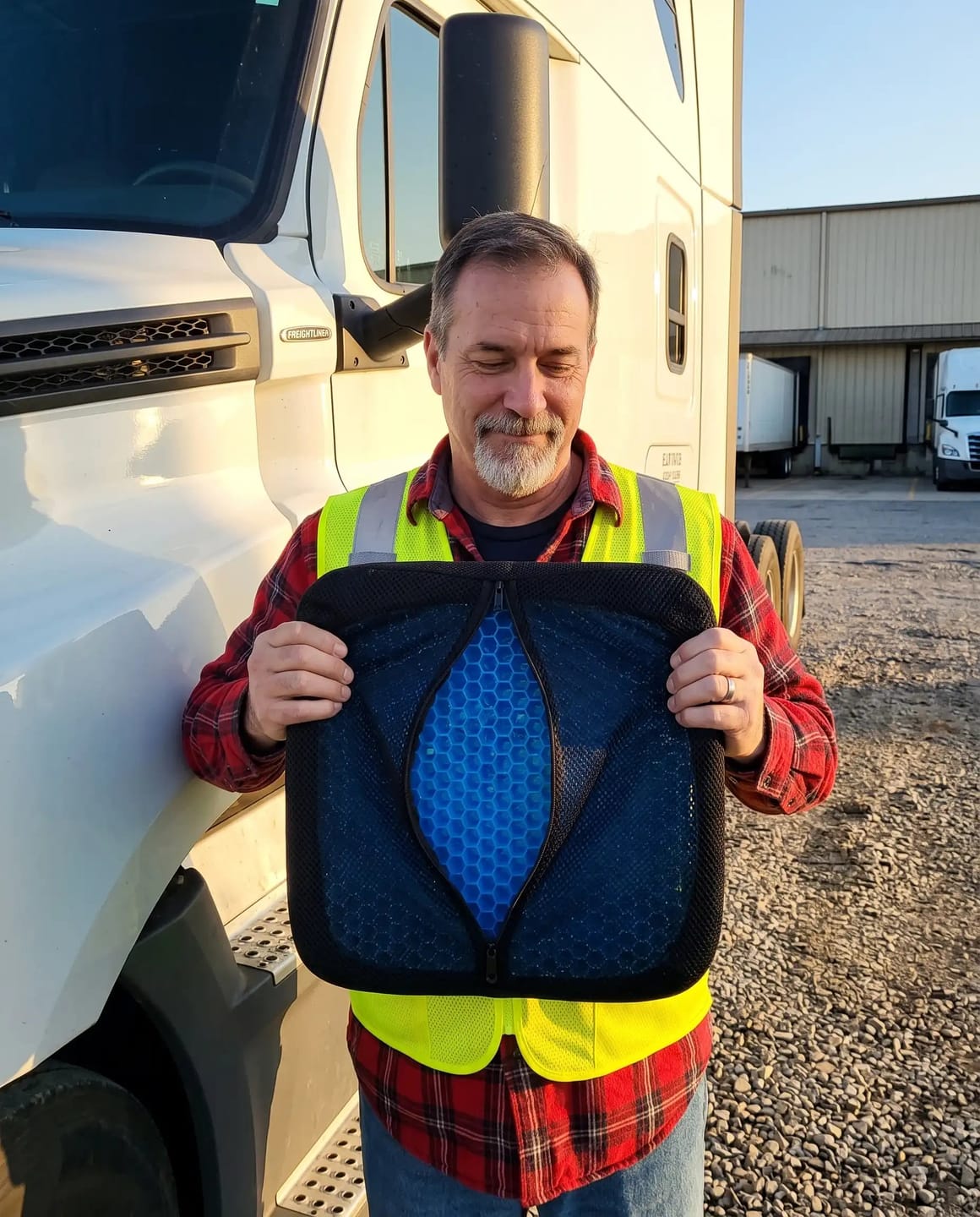 Customer photo review of Easen SitRelief™ —Built for the 14-Hour Shift