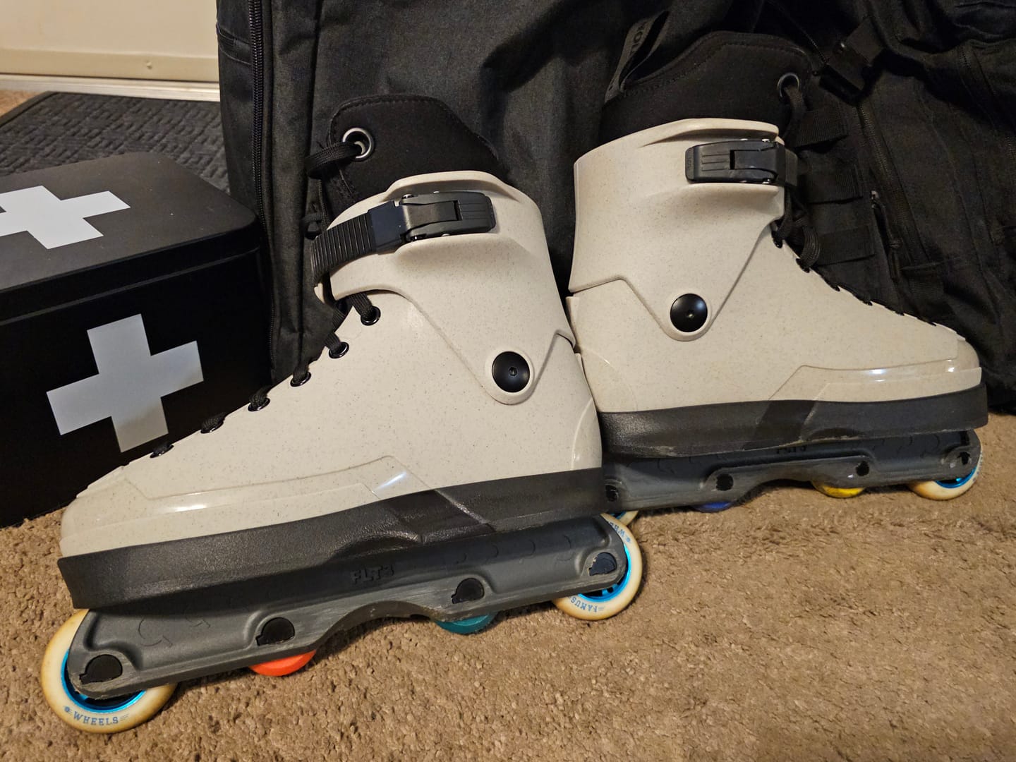 Customer photo review of Twin 2026 - Black Skeleton Preorder