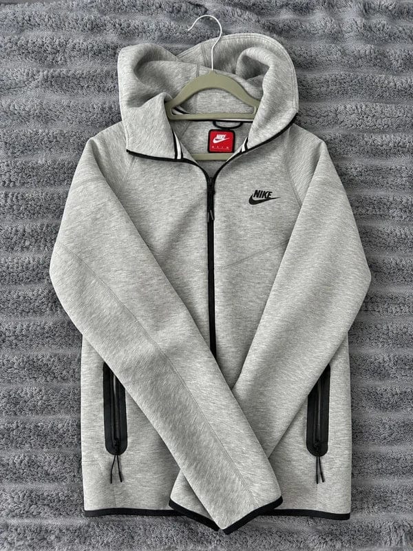 Customer photo review of Sweat à capuche Nik tech fleece gris S
