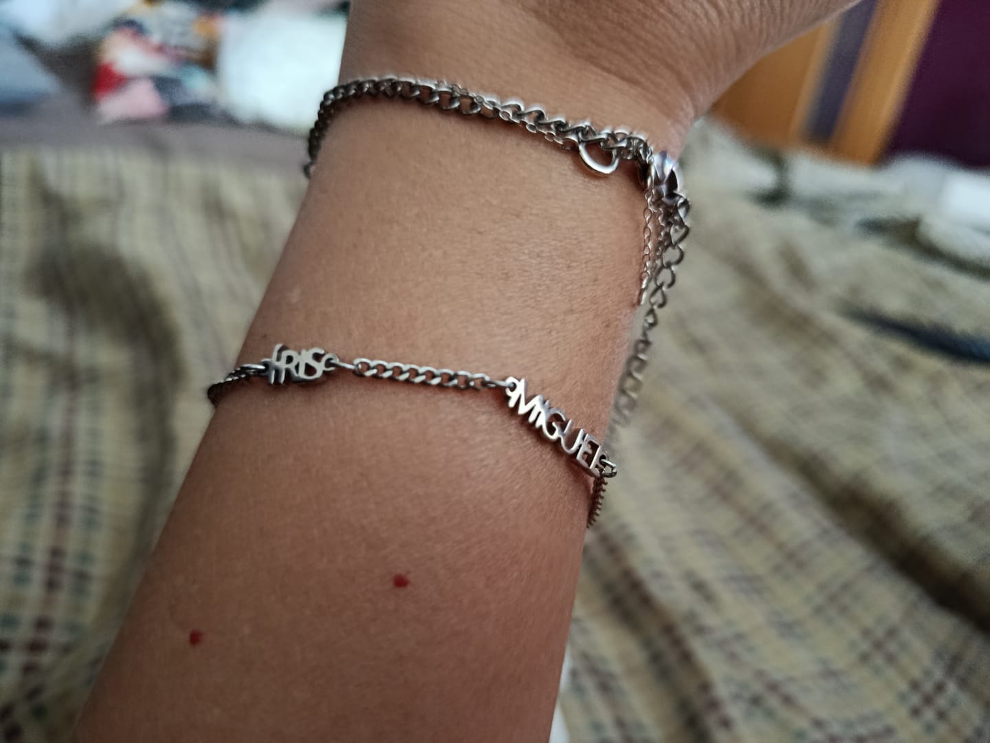 Customer photo review of Pulseira com Nome Personalizada