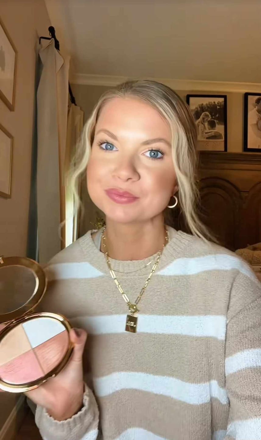 Customer photo review of Glow eye & cheek palette