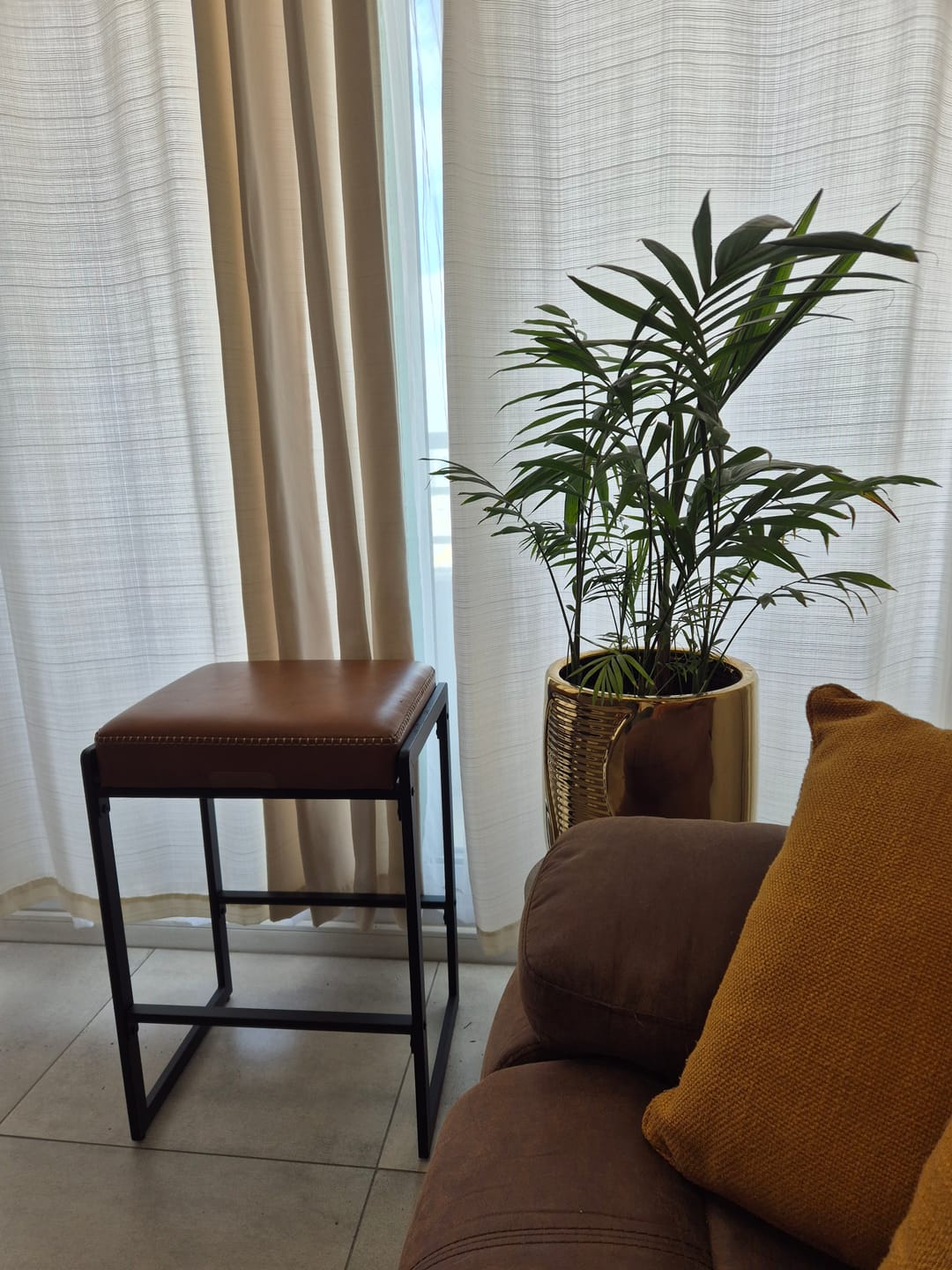 Customer photo review of Taburete Cuero Joseph