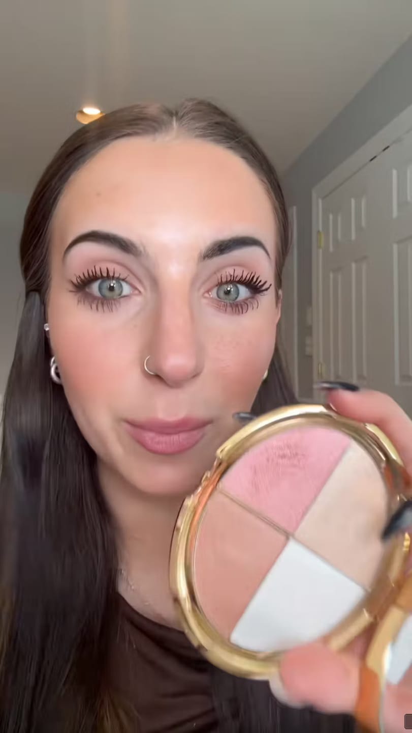 Customer photo review of Glow eye & cheek palette