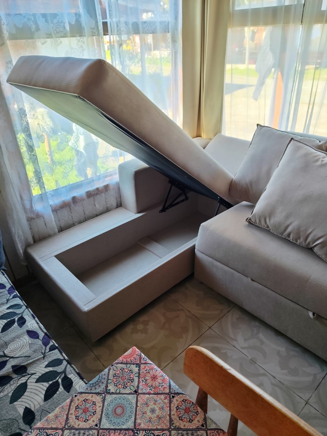 Customer photo review of Sofá en L Cama + Baúl y Cojines Grandes