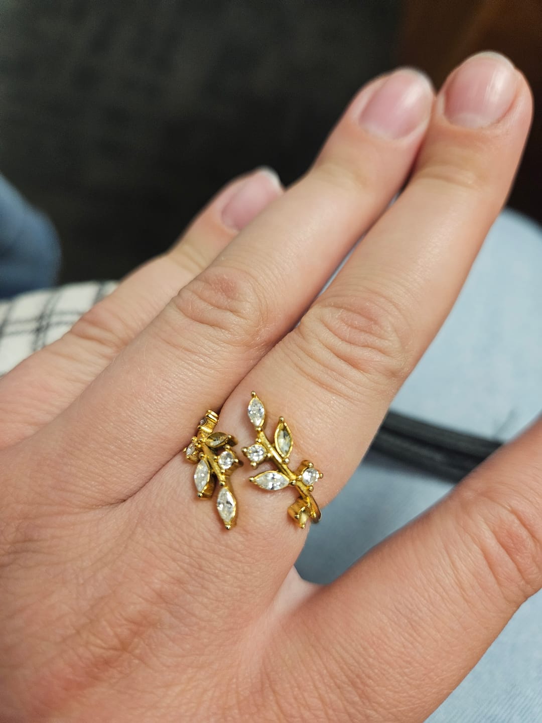 Customer photo review of 18K Gold Crystal Vine Ring