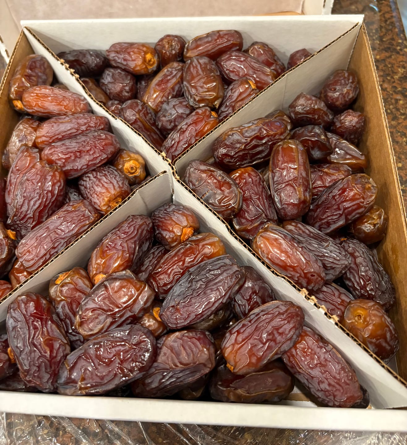 Customer photo review of Organic Premium Medjool Dates Box