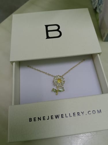 Customer photo review of Kira Floral Necklace