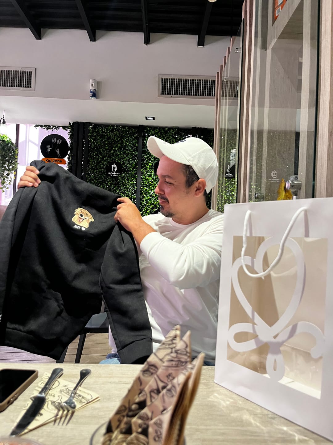 Customer photo review of Suéter Personalizado