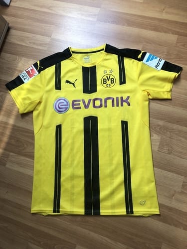 Customer photo review of Borussia Dortmund 2012-2013 Home (New) - Size M