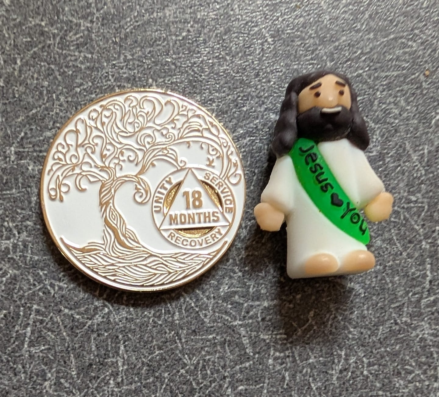 Customer photo review of 18 Months Sobriety Mint Twisted Tree of Life Gold Plated AA Recovery Medallion - Eighteen Months Chip/Coin - White
