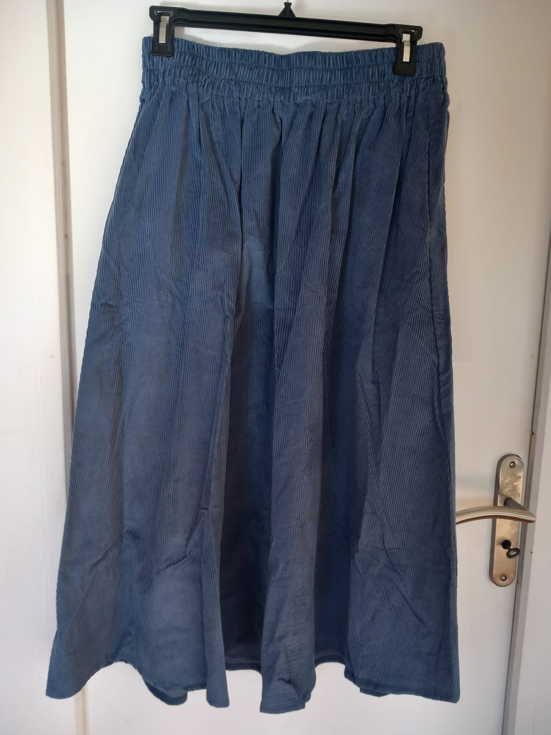 Customer photo review of Jupe Tao — Velours côtelé bleu doux